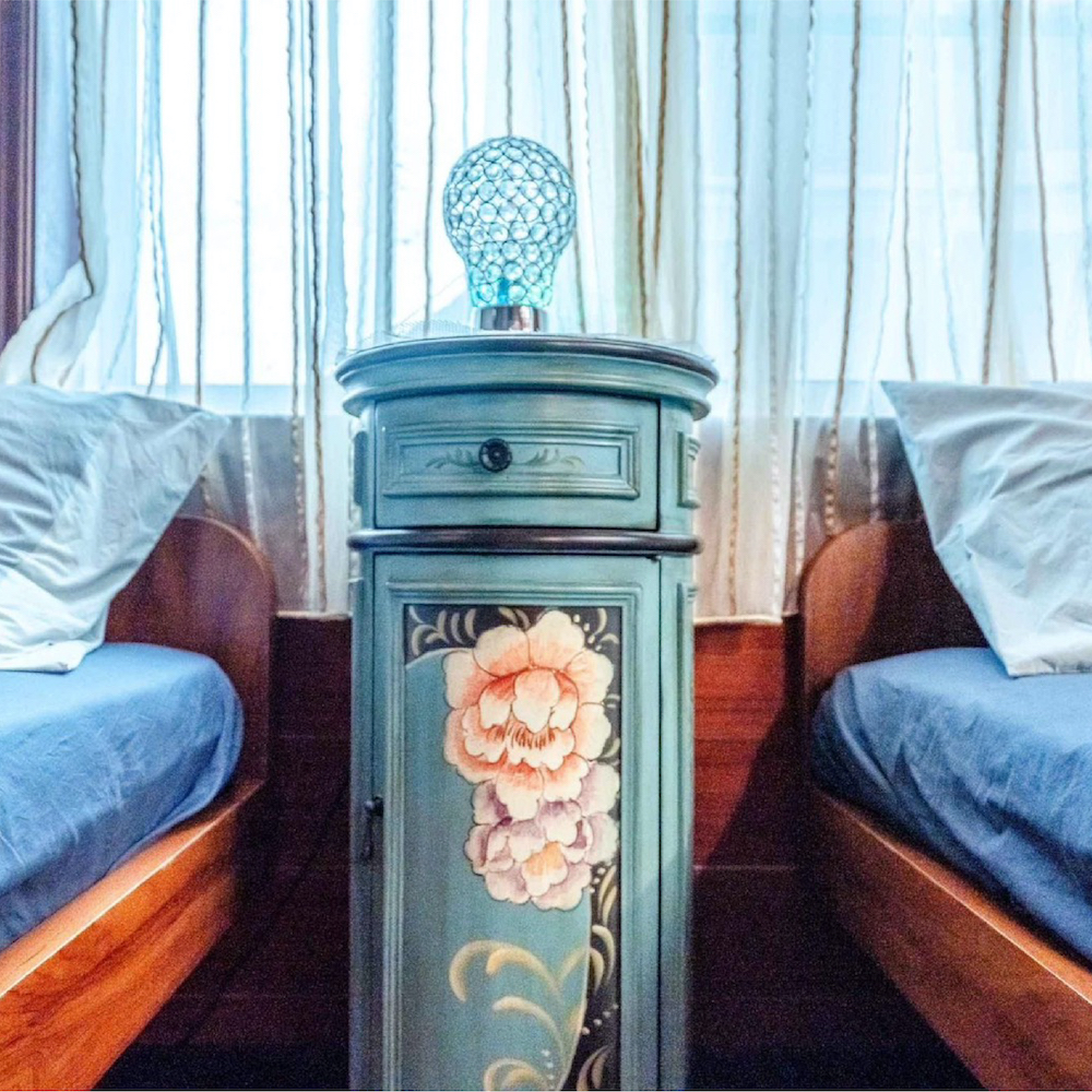 台南住宿梧藏美萊茵旅宿 Poppy Estates Inn 的沐浴備品是使用 Sunlife 晨居的 Ink&Water 的飯店民宿沐浴用品系列